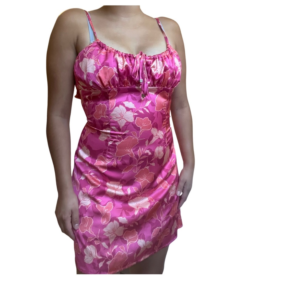 Stunning mini pink floral dress size 4